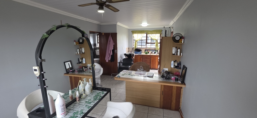 6 Bedroom Property for Sale in Dana Bay Western Cape